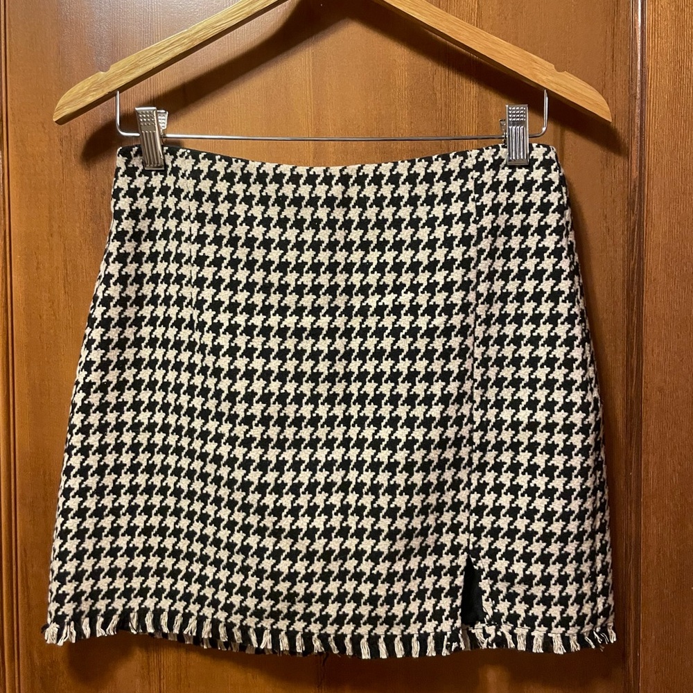 Houndstooth mini skirt